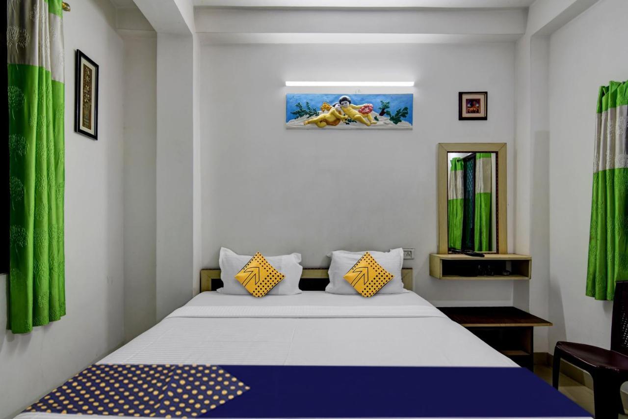 Spot On Ray Palace Hotel ปูรี ภายนอก รูปภาพ