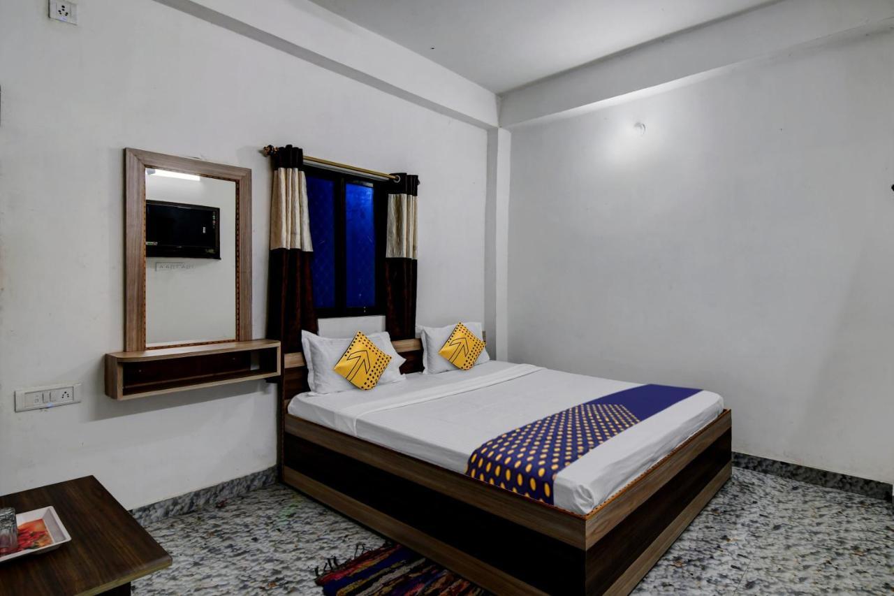 Spot On Ray Palace Hotel ปูรี ภายนอก รูปภาพ